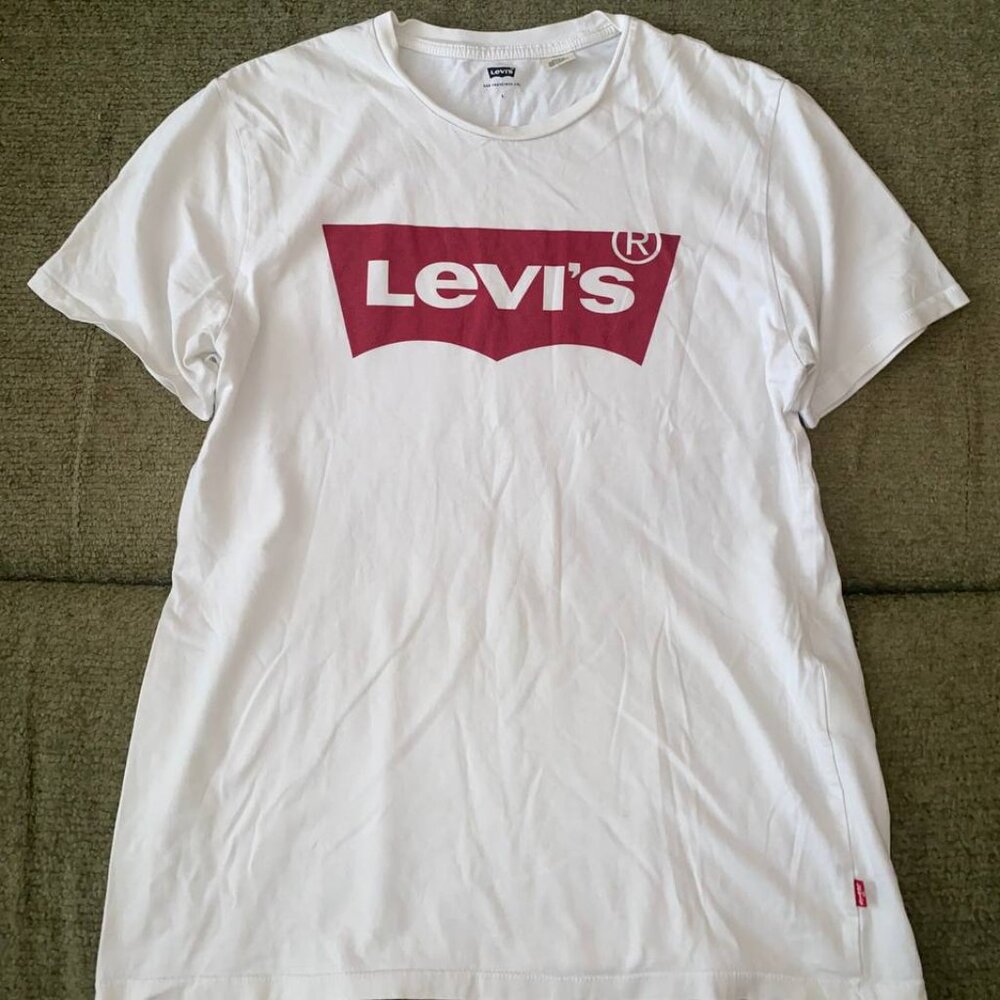Levi's T-shirt new original